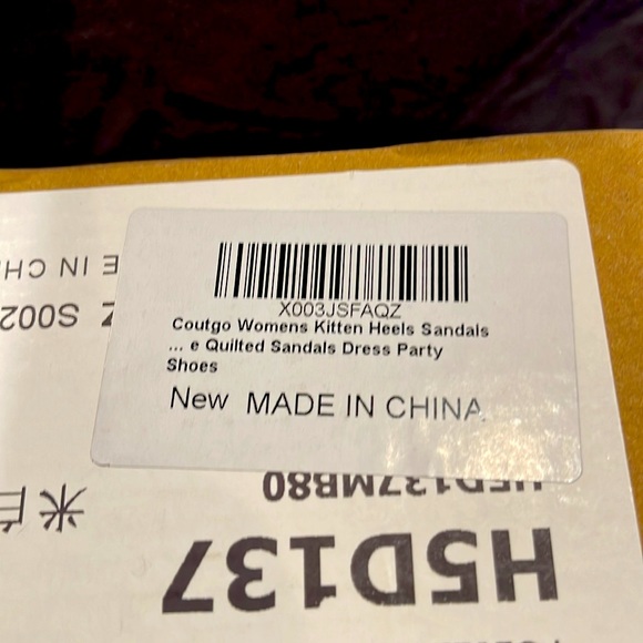 Brand new! Never worn. Courthouse women’s kitten heels sandals - Picture 5 of 6